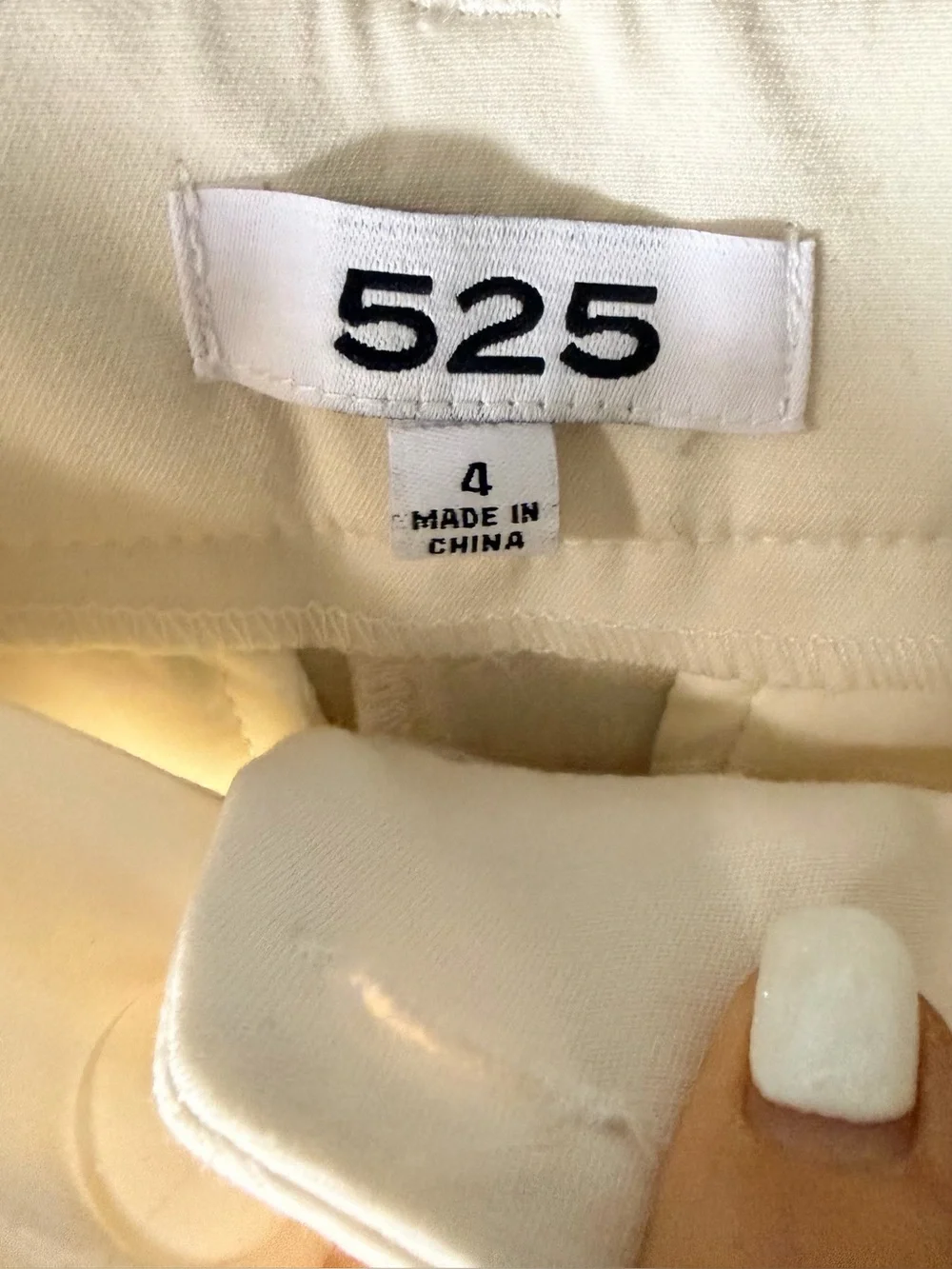 525 PANTS SIZE 4